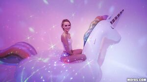 Emma Hix Inflatable Room - Dont Break Me