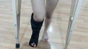 Keymoonasian - Asian Foot Tease With Cast And Crutches